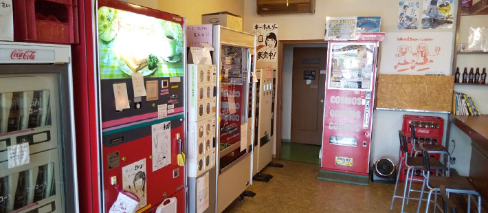 自販機食堂店内2
